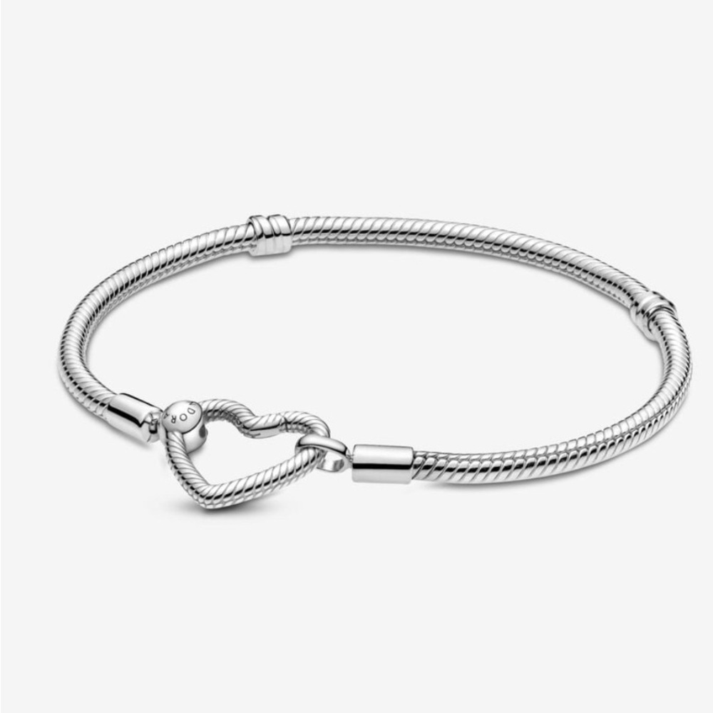 Pandora Moments Heart Closure Snake Chain Bracelet
